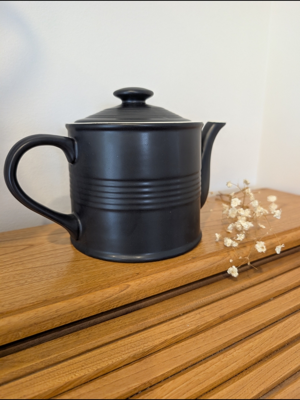 Expressions Black Ceramic Teapot with Lid -Stoneware - Picture 4 of 7